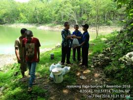 PENEBARAN BENIH IKAN DI TELAGA BOROMO