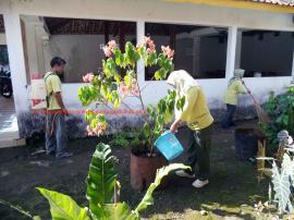 Pamong Kalurahan Karangasem Gelar Aksi Jumat Bersih Peringati Hari Lingkungan Hidup