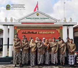 Nuansa Budaya di Kalurahan Karangasem: Pamong Kompak Kenakan Busana Jawa