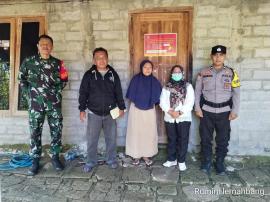 Pemasangan Stiker Bansos Tahap 2