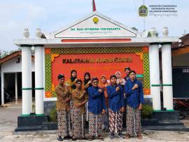 Penggunaan Baju Adat Jawa di Kalurahan