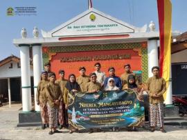 Peringati 14 Tahun UU Keistimewaan, Pamong Karangasem Gelar Apel Rutin Pakai Gagrak Ngayogyokarto